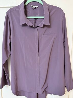 Athleta Women’s Tech Fabric Button-Up Blouse - Mauve. 1X. Barely Worn.